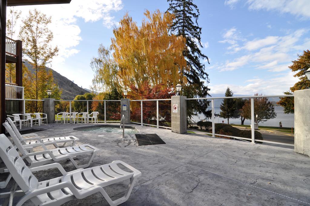 Lakeside Lodge And Suites Chelan Exterior photo