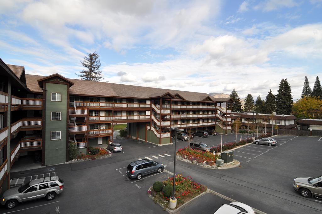 Lakeside Lodge And Suites Chelan Exterior photo
