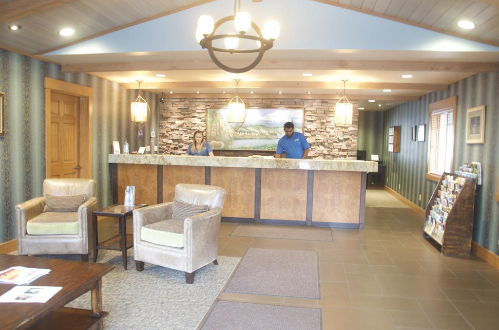 Lakeside Lodge And Suites Chelan Exterior photo